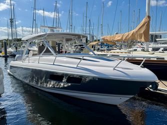 34' Intrepid 2023