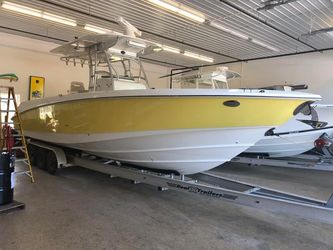 32' Boston Whaler 2004