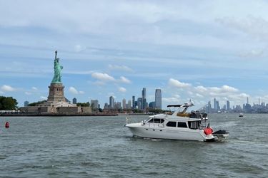 48' Navigator 2001