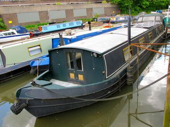 Wide Beam 57ft with London mooring