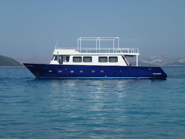 diving yacht