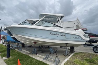 28' Boston Whaler 2021