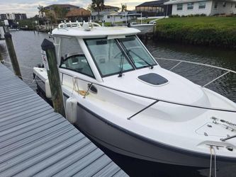28' Boston Whaler 2013