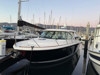 31' Tiara Yachts 2016