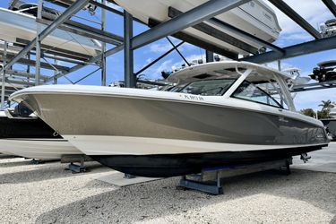 33' Boston Whaler 2020