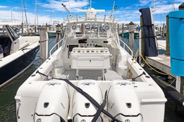 37' Intrepid 2004