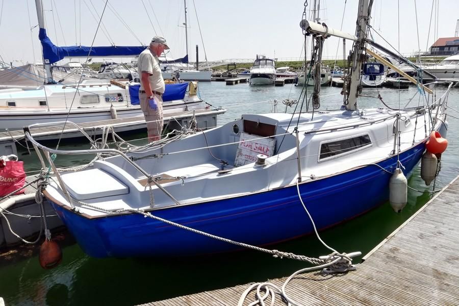 cutlass 27 sailboat