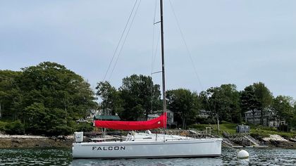 32' Columbia 2012