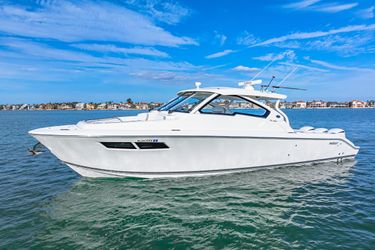 36' Pursuit 2021