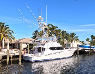 55' Hatteras 2001