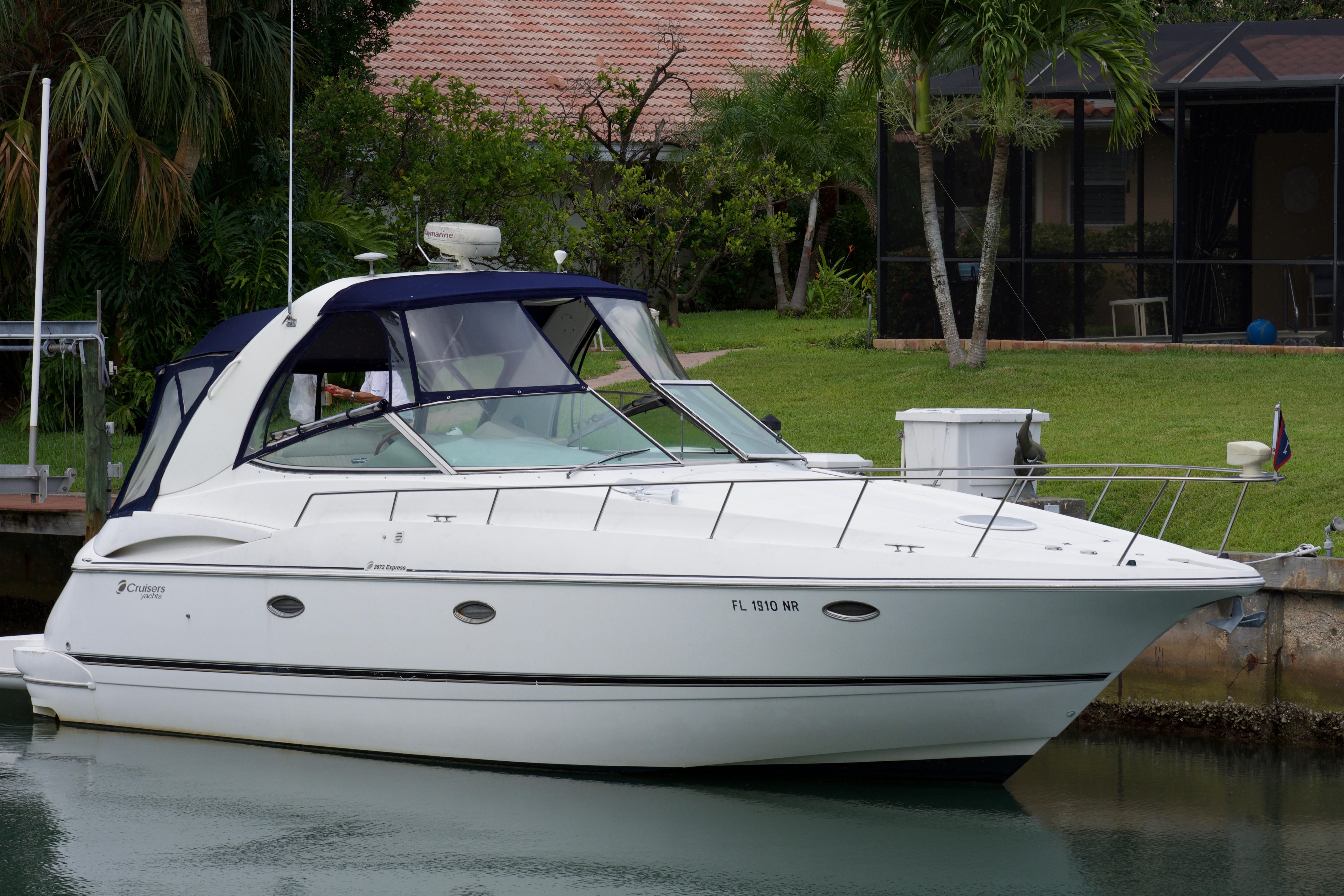 cruisers yachts 3672 for sale