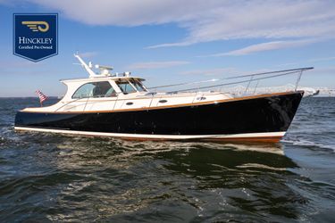 44' Hinckley 2010