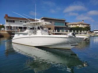 32' Boston Whaler 2006