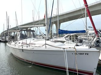 38' Hunter 2005