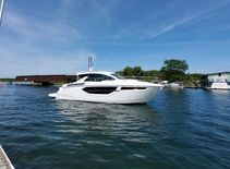 Cruisers Yachts 42 Cantius