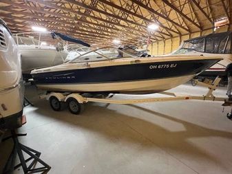 Bayliner 215DISCOVERY