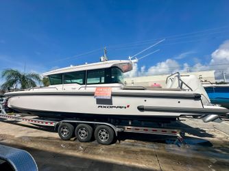 37' Axopar 2024