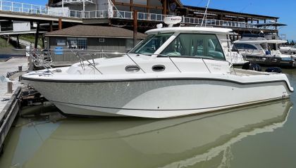 31' Boston Whaler 2017