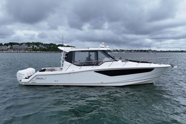 40' Boston Whaler 2021