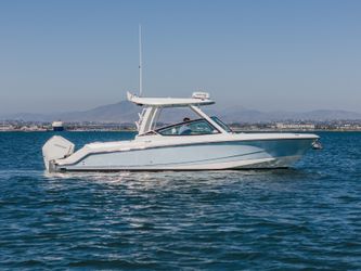 28' Boston Whaler 2023