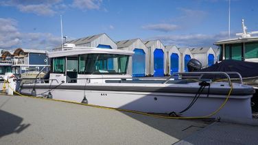 Axopar 28 Cabin Bench Schedule a Viewing