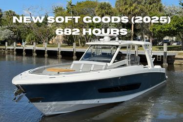 42' Boston Whaler 2016