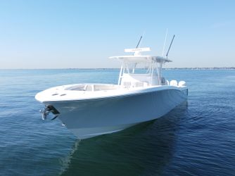 42' Invincible 2022