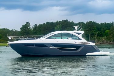 50' Cruisers Yachts 2021