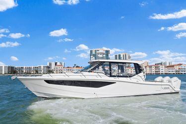 40' Boston Whaler 2022