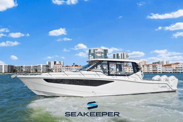 40' Boston Whaler 2022