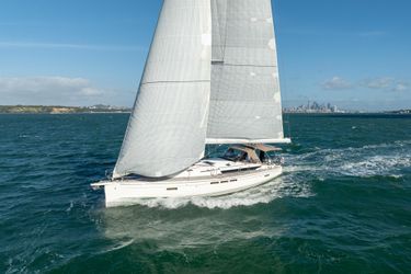 52' Jeanneau 2015