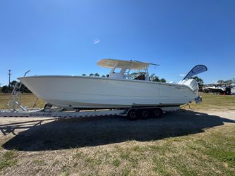37' Invincible 2023