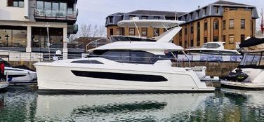 Aquila 44 Yacht