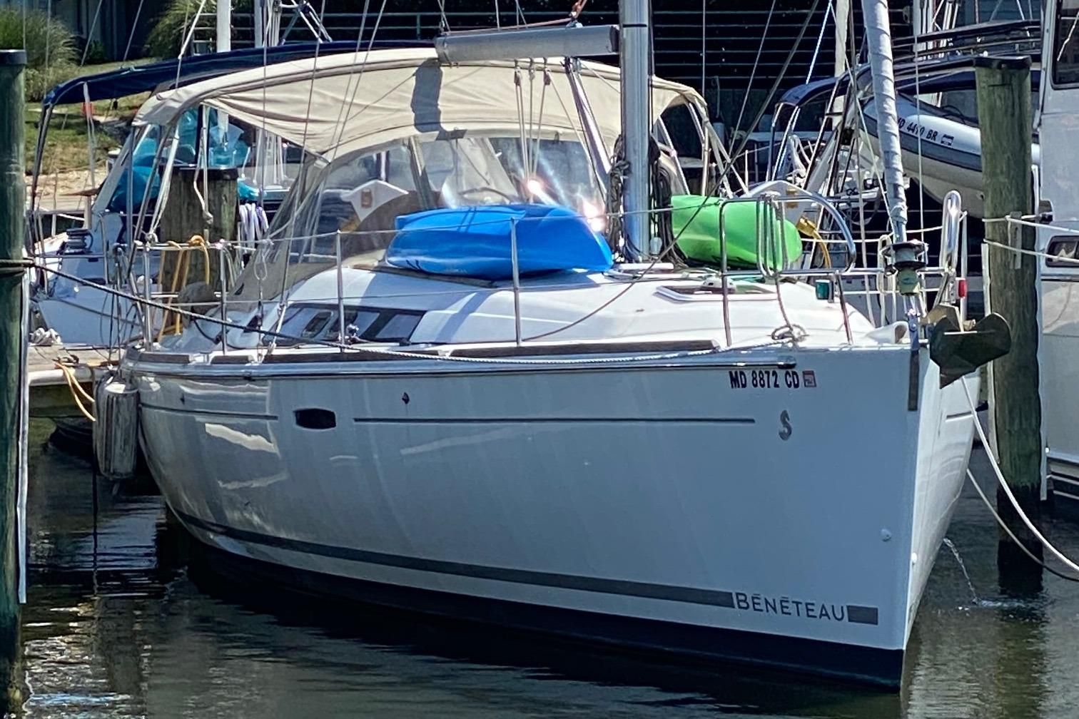 37 foot beneteau sailboat