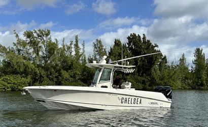 28' Boston Whaler 2014