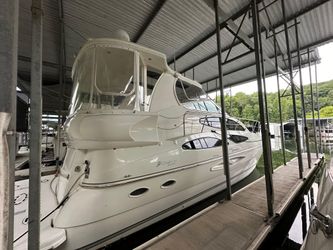 46' Cruisers Yachts 2005 Yacht For Sale