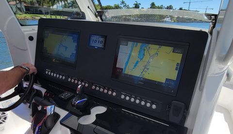 2024 Everglades 365 Center Console