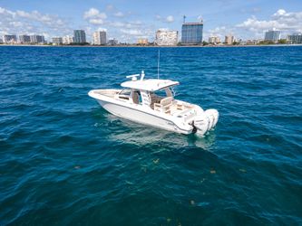 35' Boston Whaler 2020