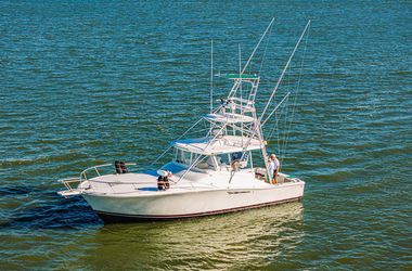 40' Luhrs 2000