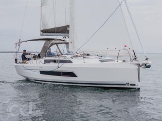 37' Dufour 2023