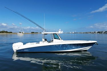 35' Boston Whaler 2016