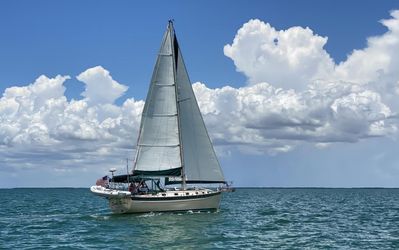 38' Island Packet 1988
