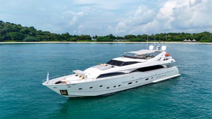 112' Custom Line 2005