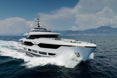 120' Majesty 2023