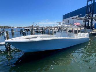 37' Yellowfin 2021