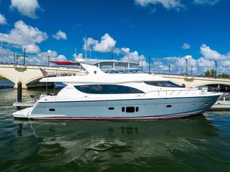 80' Hatteras 2013