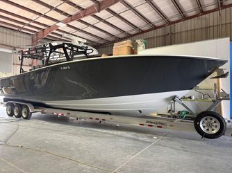 42' Yellowfin 2023