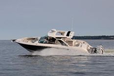 Sea Ray SLX 350 Outboard