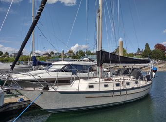 37' Pacific Seacraft 1997