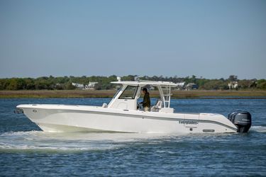 35' Everglades 2017